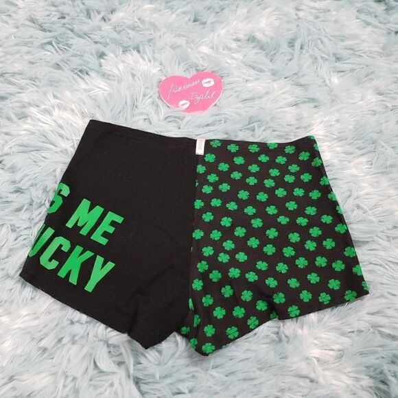 VS Very Kiss Me I Am Lucky Black Boyshort XSmall - Picture 3 of 4